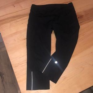 SOLD  🙈🚫Lululemon running Capri